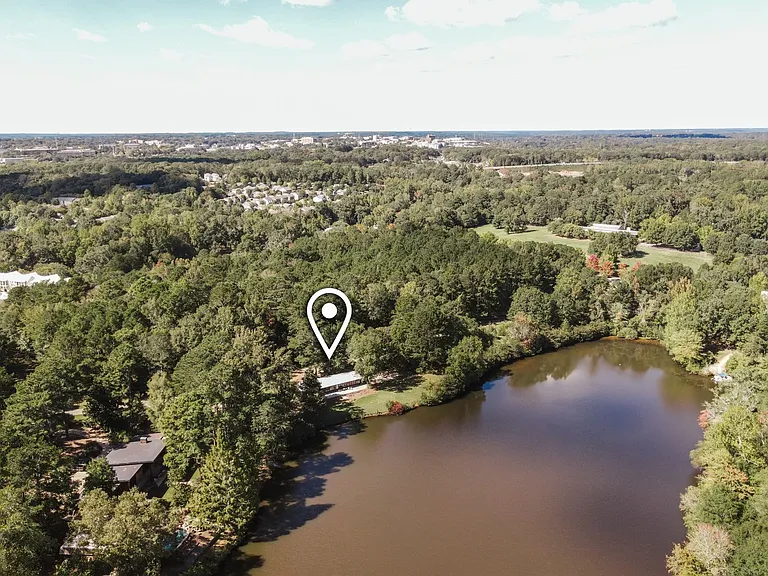 190 Lakewood Dr — Photo 49