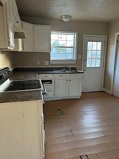 5th image of 8830 Stroelitz St