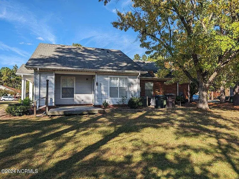 727 Chancery Ln — Photo 19