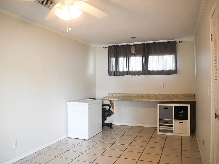 1610 N K St — Photo 30