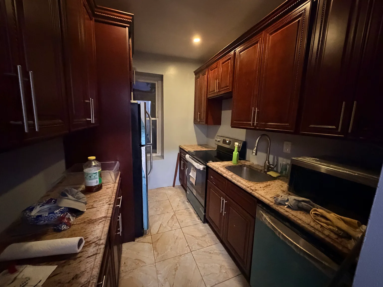 2 bed, 1000 sqft, $3,000 — Photo 2