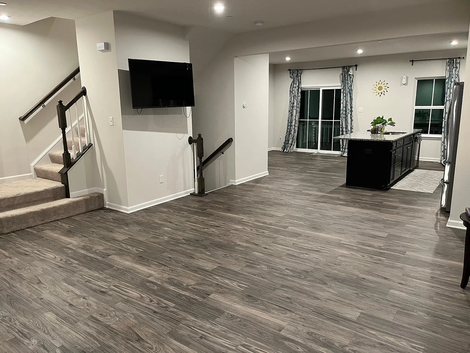 7104 Chestnut Way — Photo 2