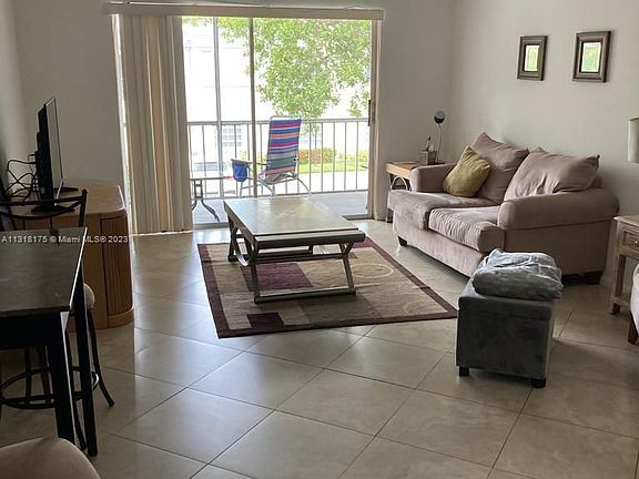 5th image of 6475 Bay Club Dr APT 3