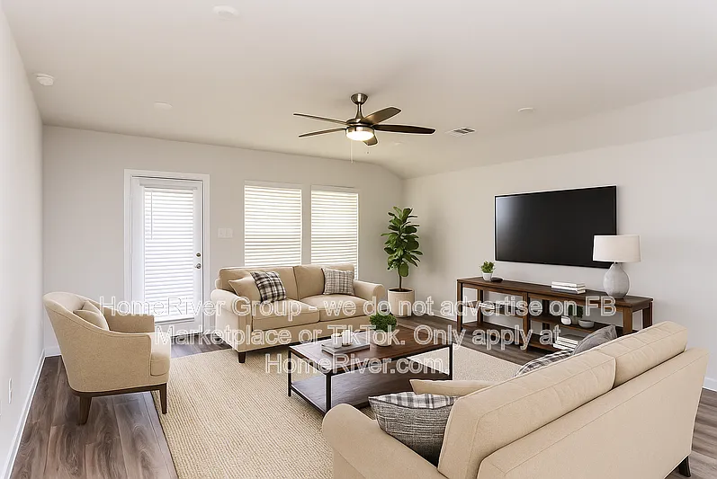 4 bed, 2.0 bath, 1902 sqft, $2,135 — Photo 2
