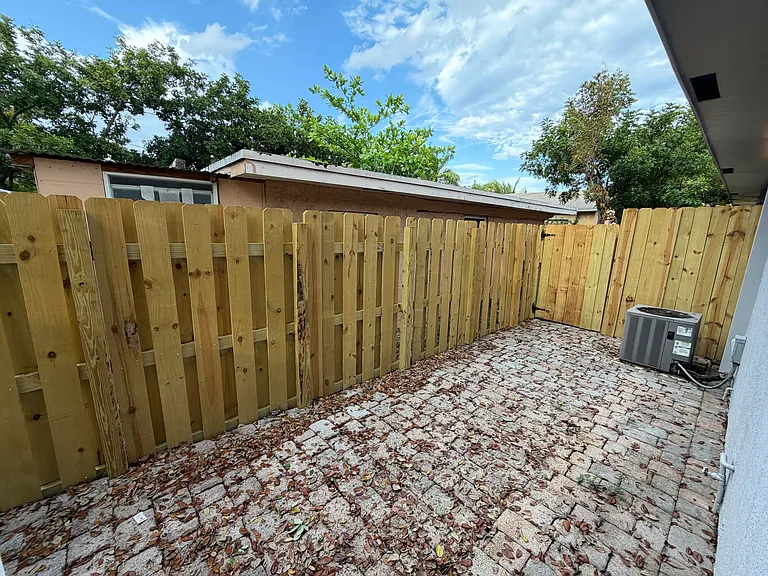 1023 NW 1st Ave #4 — Photo 8