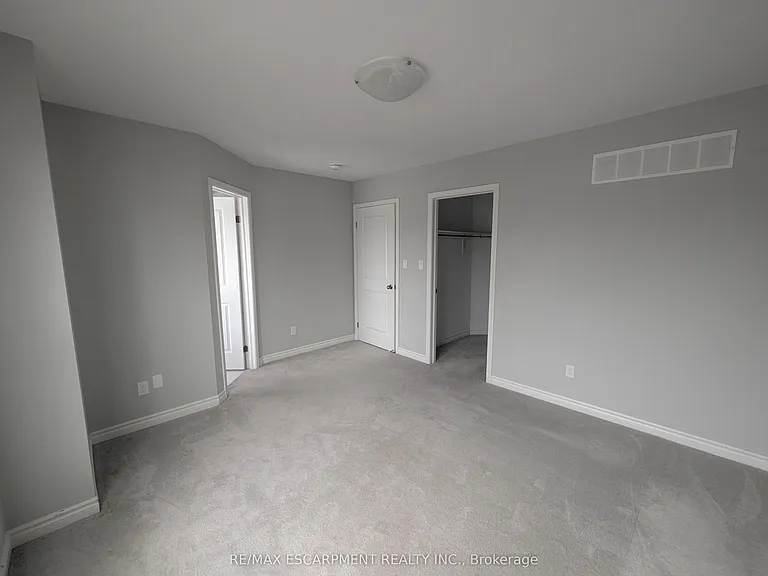 82 Saint George St — Photo 6
