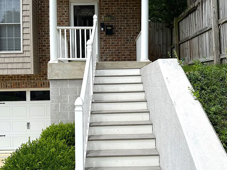 1617 Forest Ave #1 — Photo 2