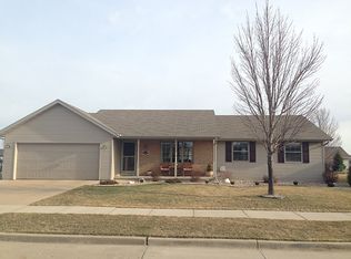 932 Rolling Meadows Dr, Little Chute, WI 54140