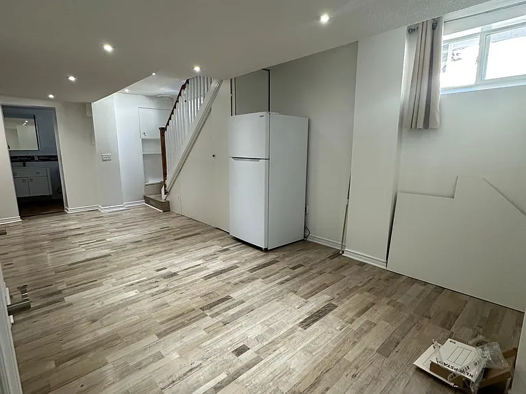 1106 Haig Blvd — Photo 2