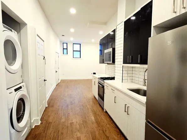 73 Court House Place image 2 of 13