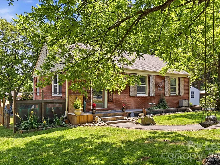 20618 Cornelius Ct — Photo 2