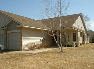 360 Summer Ln, Maplewood, MN 55117