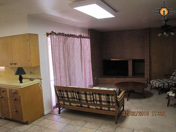 3rd image of 811 E Sanger St