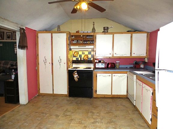 5th image of 203 Bigelow Hill Road