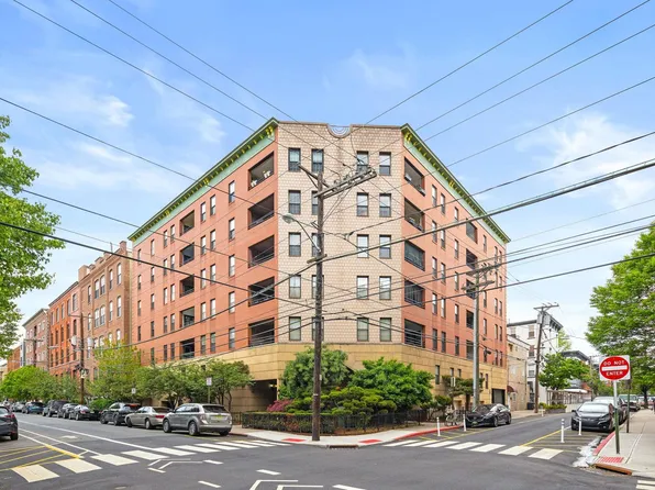 1001 Clinton Street image 24 of 24