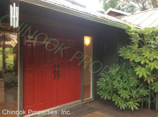 1445 Amberland Ave, Eugene, OR 97401
