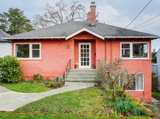 2649 Avebury Ave, Victoria, BC V8R 3W3