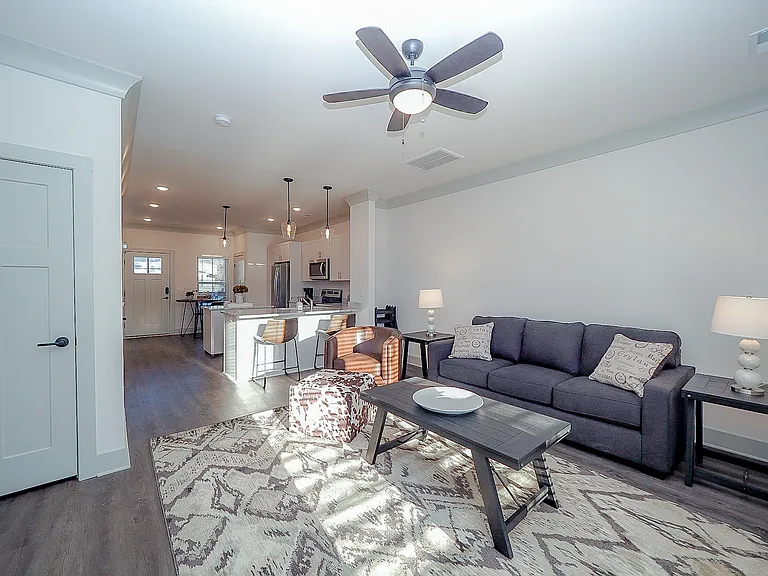 617 Berry Rd #A — Photo 3