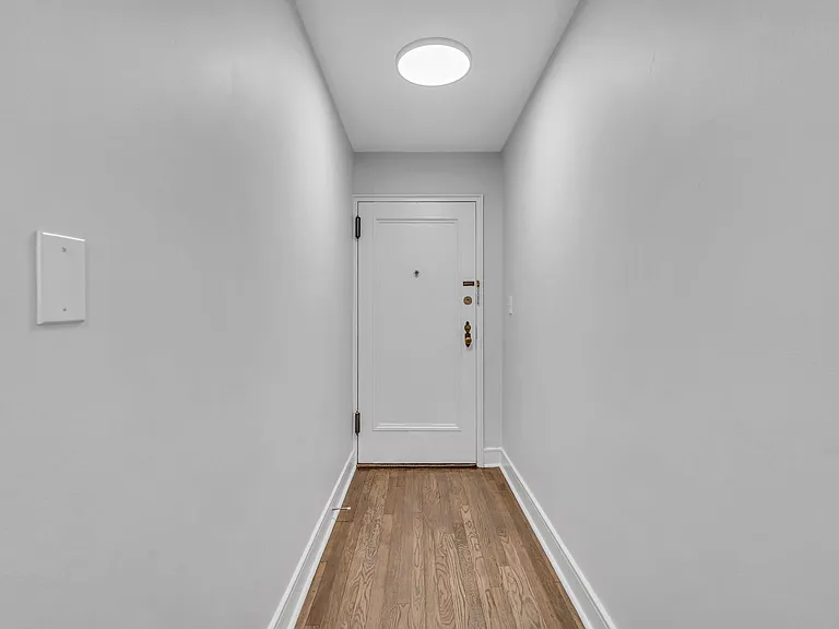 Palisades Manor Apartments — Photo 12