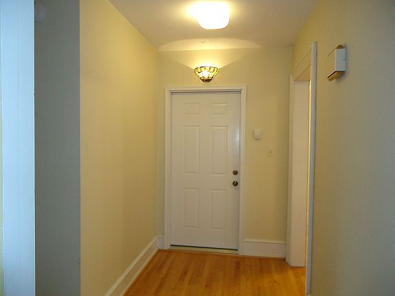 Hall Floor 1 (office door)