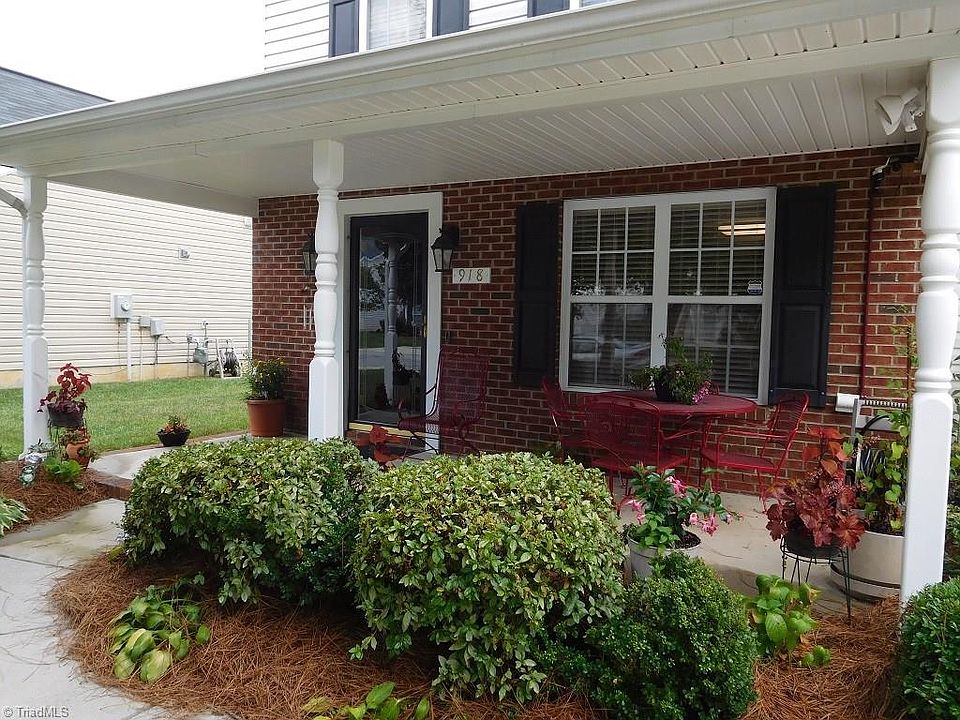 1st image of 918 Woodlake Dr