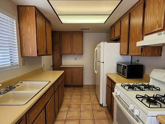 5th image of 28180 Chula Vista Dr