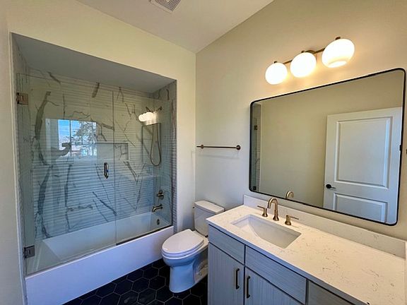 4th image of 1810 Sils Ave #308