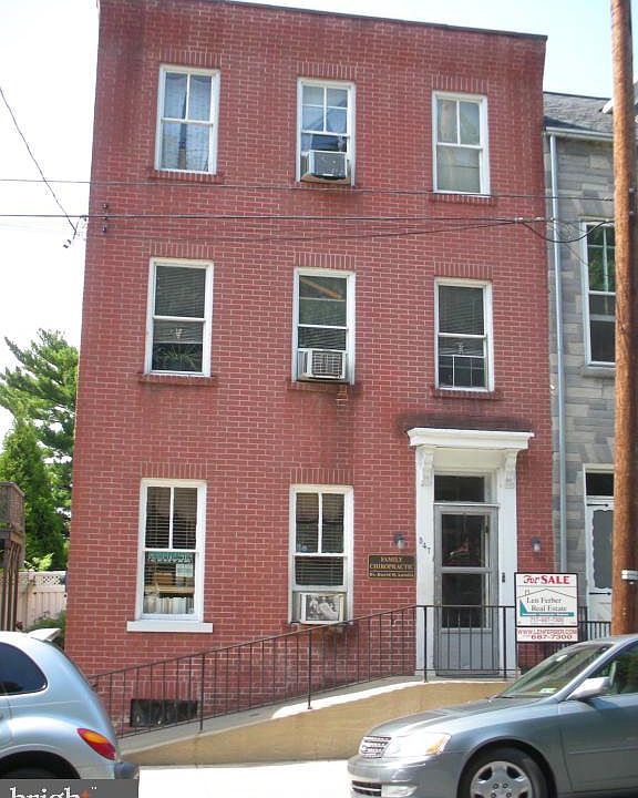 2nd image of 547 Locust St