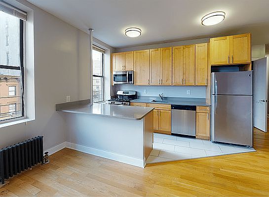 3rd image of 23-25 E 124th St #3B
