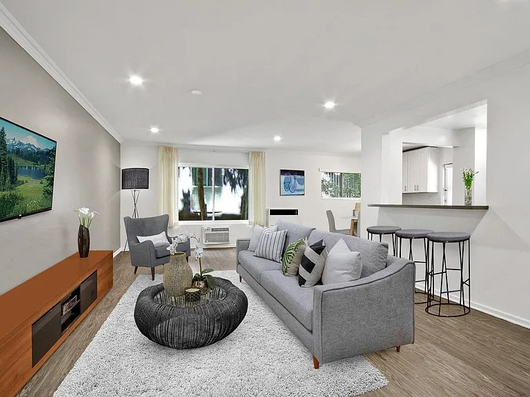Barrington Avenue Apartment Homes — Photo 12