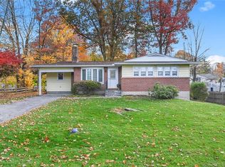 3 Jessie St, New Fairfield, CT 06812