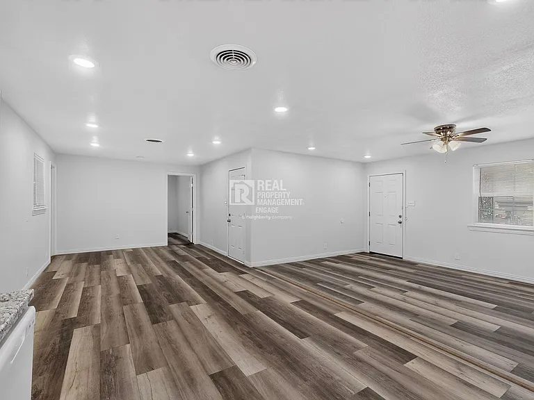 4401 Steven St — Photo 14