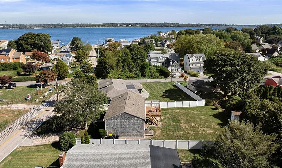 2nd image of 193 Bonnet Shores Rd
