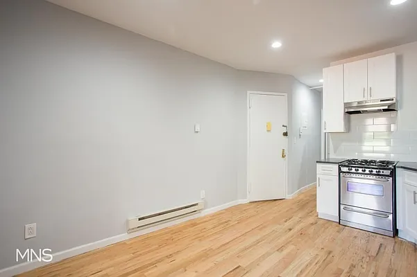 Rented by MNS Marketing | media 27