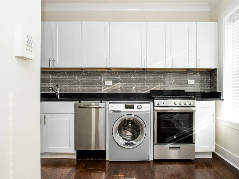 2129 N Dayton St #303 — Photo 5