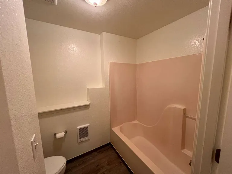 700 NE Johnson St #16 — Photo 6