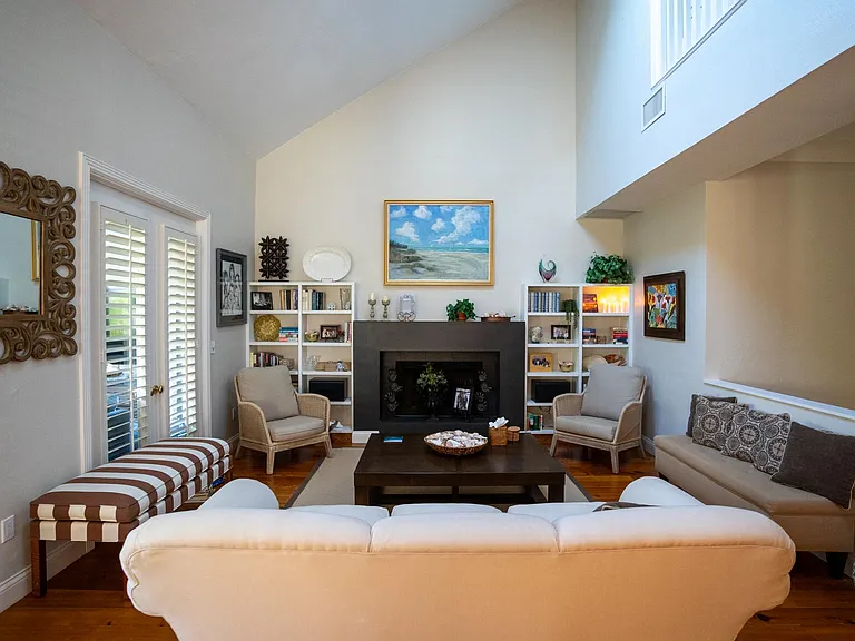 376 Leatherfern Ln — Photo 19