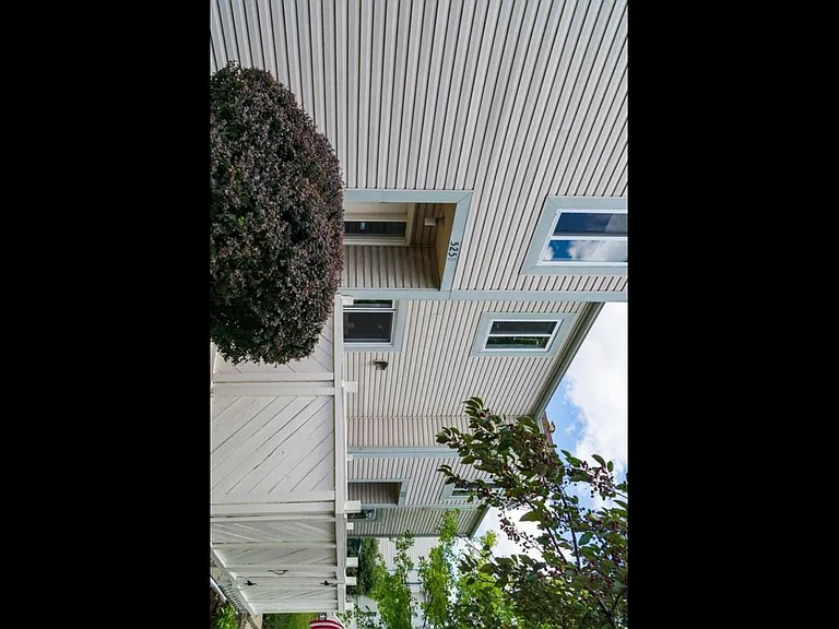 5258 Captains Ct — Photo 18