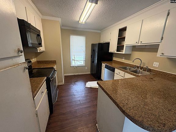 5th image of 204 Woodchase Ln