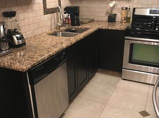 8459 Archer Ave APT 102, Willow Springs, IL 60480