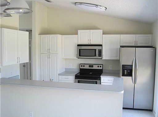 Home For Sale In PORT ST LUCIE SECTION 62 BLK 3429 LOT 15