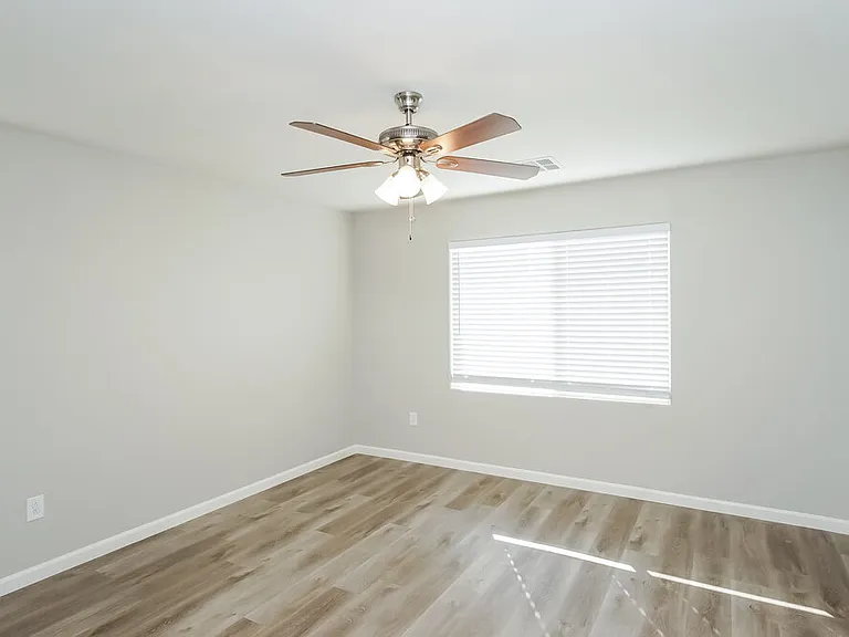 2405 Breckle Key Ave — Photo 9