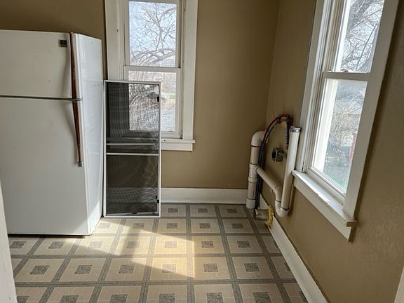 3rd image of 1232 S Poplar St #4