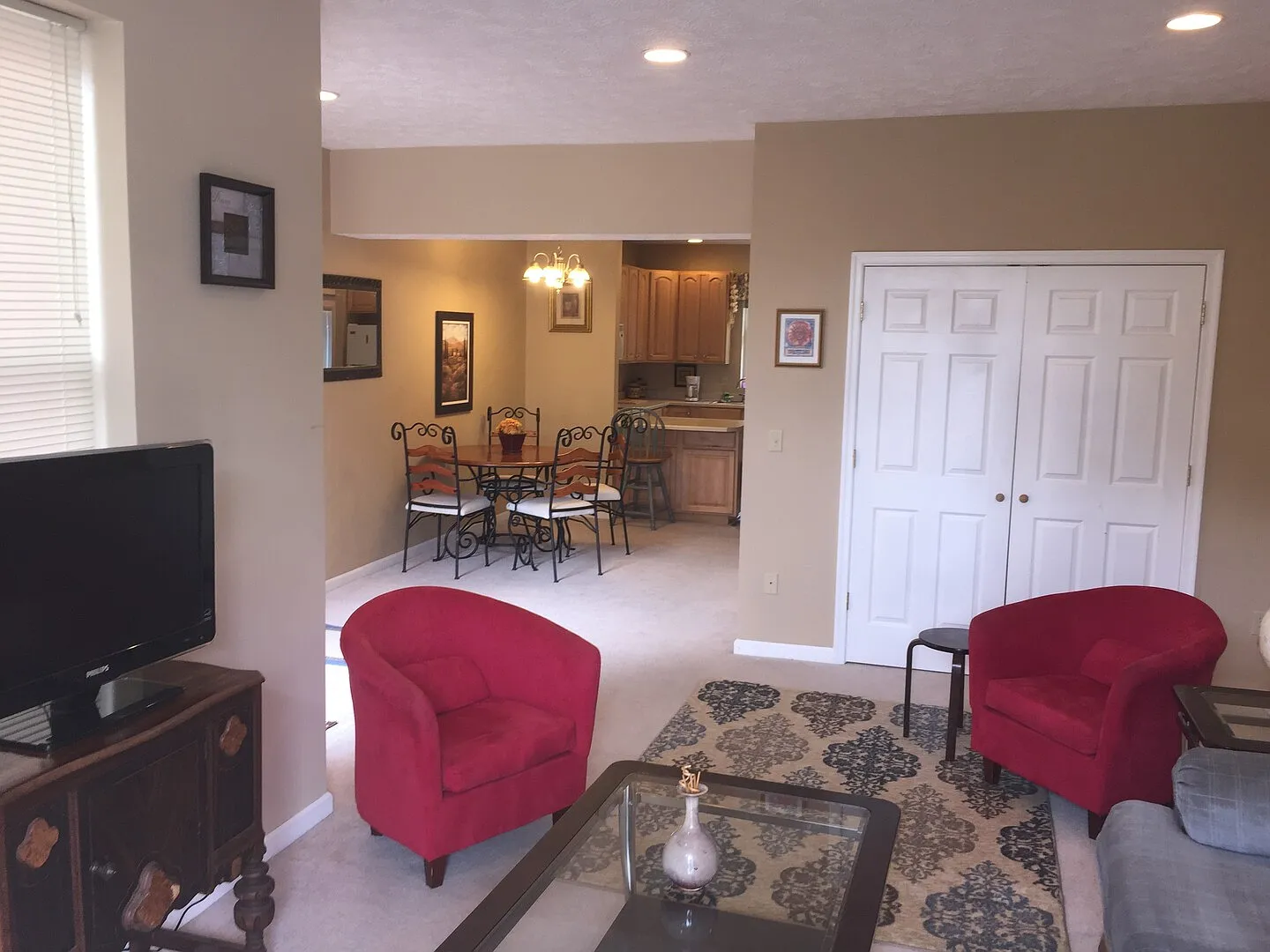 Beautiful Town Home available for Short Term Leases — Photo 2