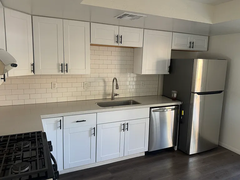 928 W Graaf Ave #A — Photo 1