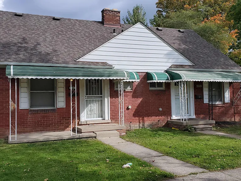 18947 Moross Rd — Photo 4