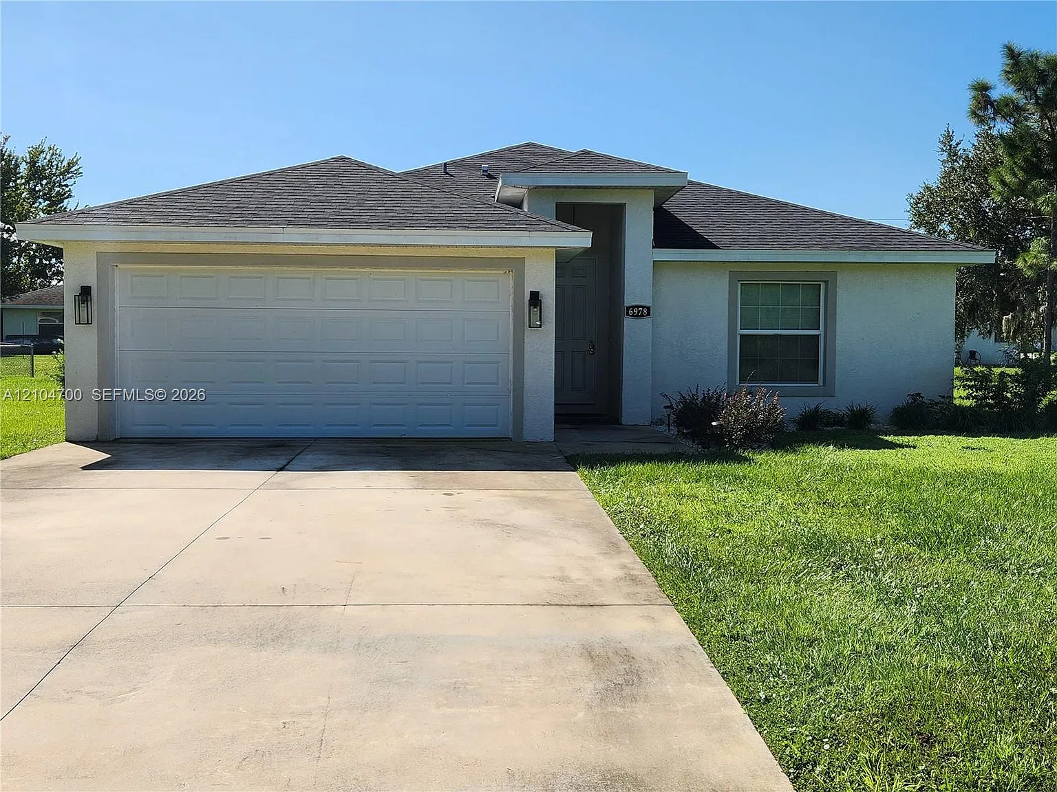 3 bed, 2.0 bath, 1358 sqft, $2,150 — Photo 1