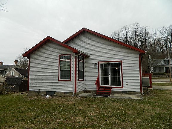 3rd image of 11 E Main St