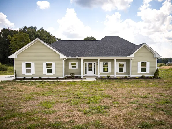 1147 Spry Rd, Bradyville, TN 37026