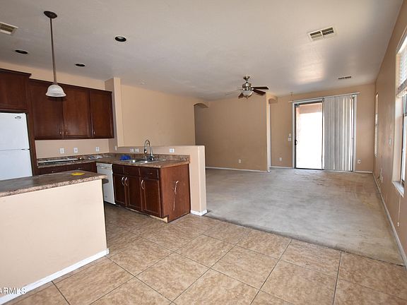 4th image of 33162 N ROADRUNNER Lane